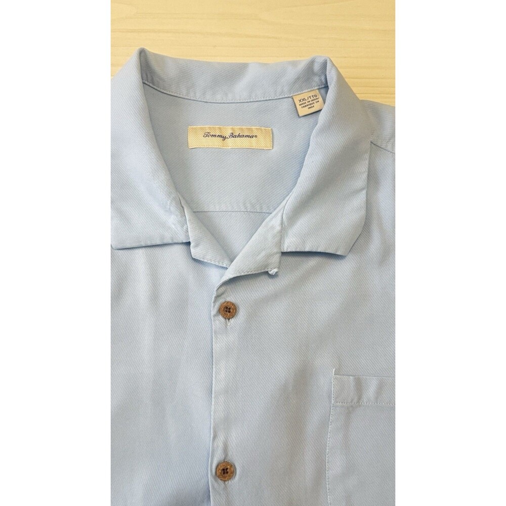 Tommy Bahama XXL Tall Light Blue Button Up Shirt 100% Viscose Short Sleeve 001